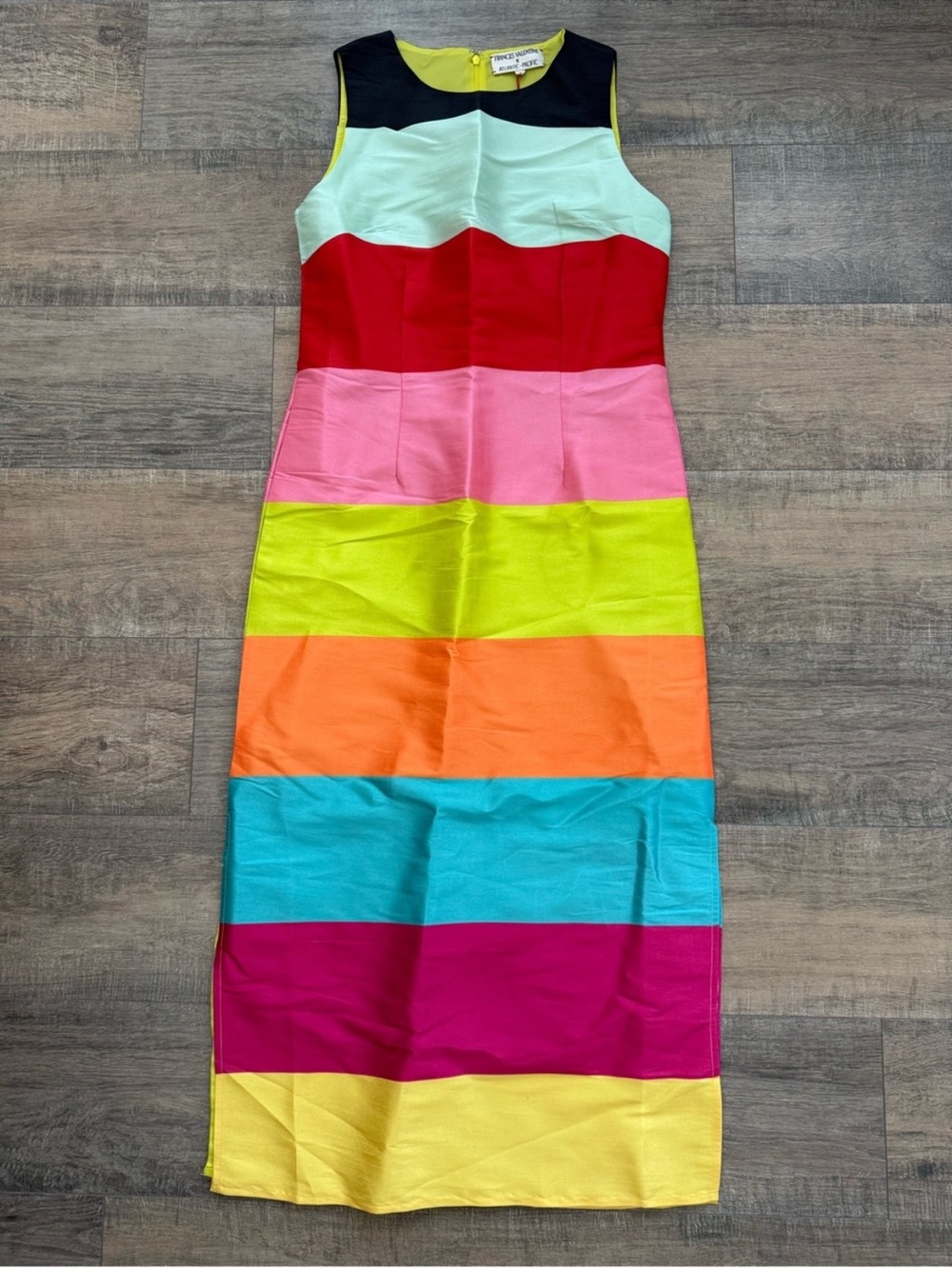 France’s valentine beautiful wide stripe Different color dress just beautiful.